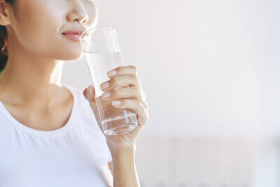 A importância da hidratação: 5 motivos para você beber mais água durante o dia